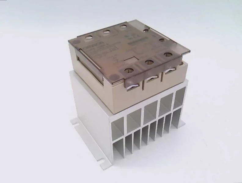 Omron G3PE-225B-2 DC12-24 — Solid State Relays (image 2)