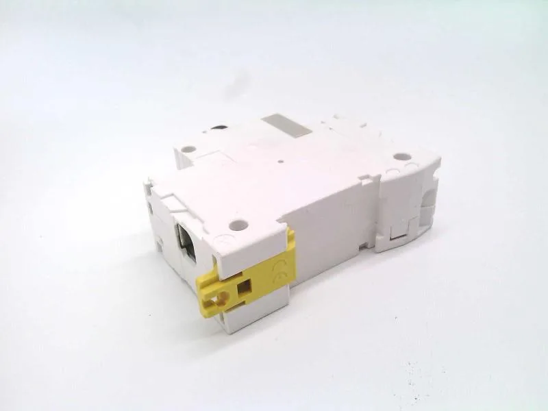 Schneider Electric A9N18490 (image 3)