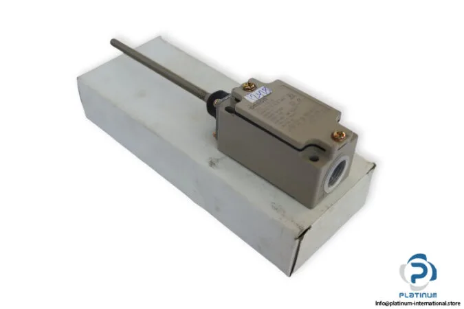 Omron D4B-1181N — Limit Switches (image 5)