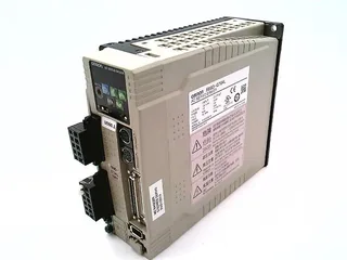 Omron R88D-GT04L — Servo Drives