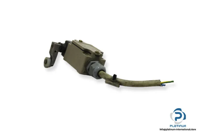 Omron D4B-1111N — Limit Switches (image 2)