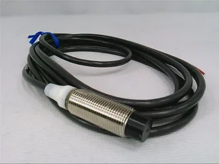 Omron E2A-M12KN08-WP-C1