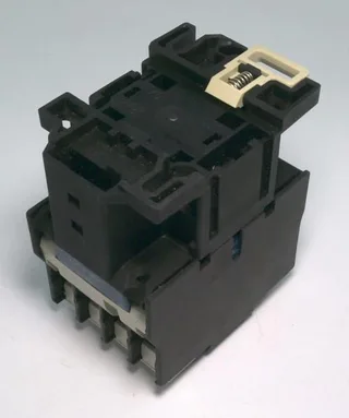 Schneider Electric LC1D25004U5 — Contactors (image 2)