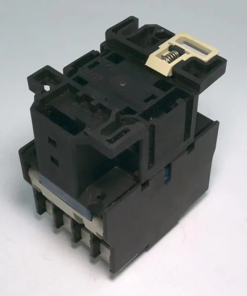Schneider Electric LC1D25004U5 — Contactors (image 2)