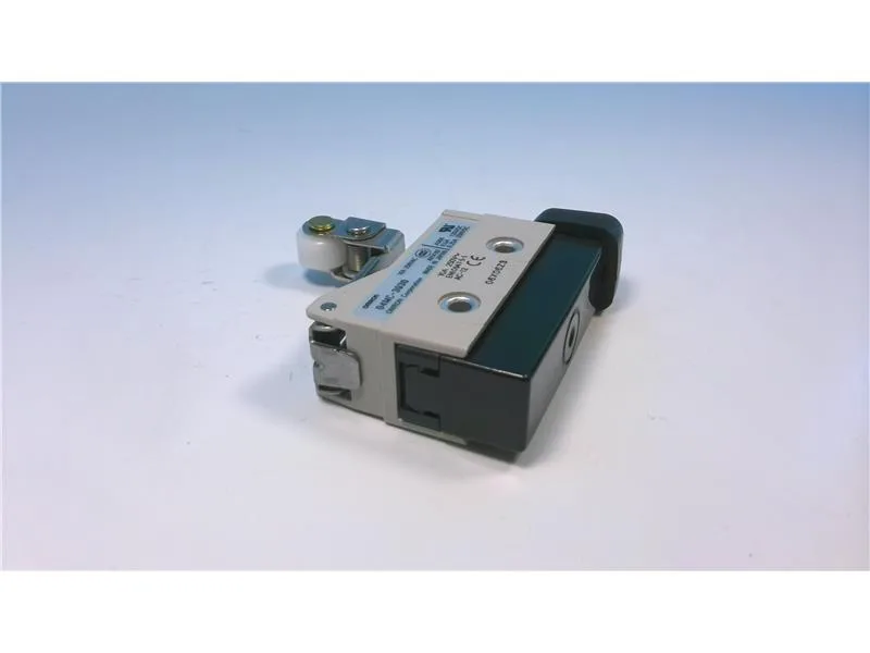 Omron D4MC-3030 — Limit Switches (image 3)