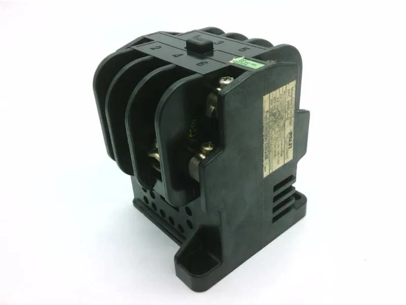 Fuji Electric SRC-3631-5-2-100-100/110-50/60 — Contactors (image 2)
