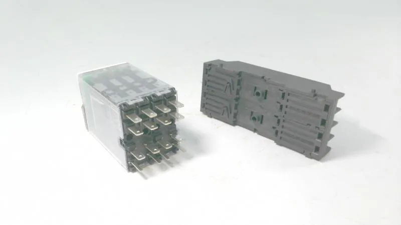 Siemens 7PA2722-0AA00-2 — General Purpose Relays (image 2)