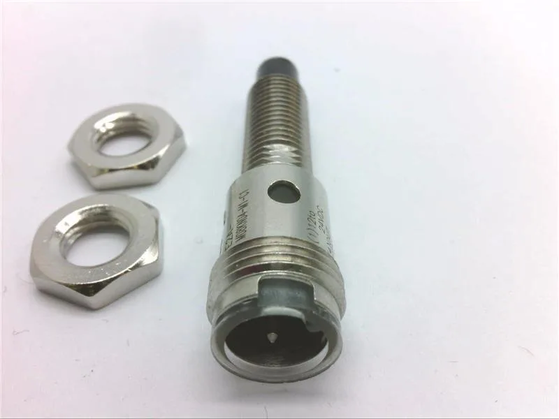 Omron E2A-M08KN04-M1-C1 — Proximity Sensors