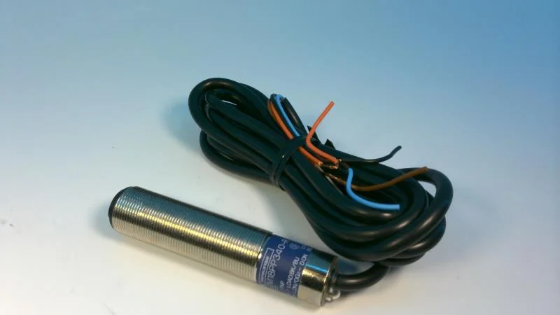 Schneider Electric XU2-M18PP340 — Photoelectric Sensors