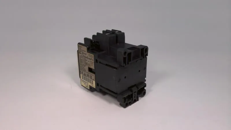 Fuji Electric 4NC0R0101 — Contactors (image 4)