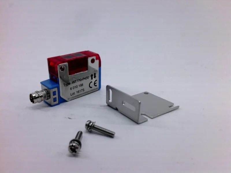 SICK WT170-P430 — Photoelectric Sensors (image 2)