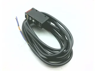Omron E3SAD12 — Photoelectric Sensors