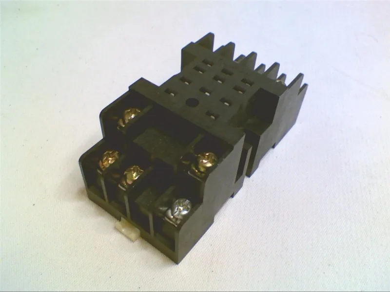 Omron PYF11N — Relay Sockets