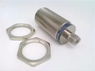 Schneider Electric XS630B1PAM12 — Proximity Sensors (image 3)