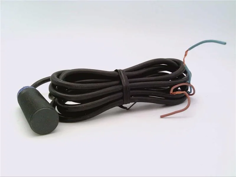 Schneider Electric XS4-P18FA260 — Proximity Sensors (image 2)