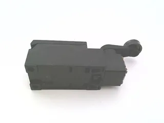Omron D4D-3A20N — Limit Switches (image 2)