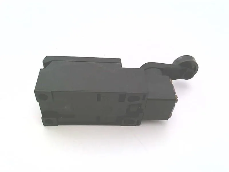 Omron D4D-3A20N — Limit Switches (image 2)