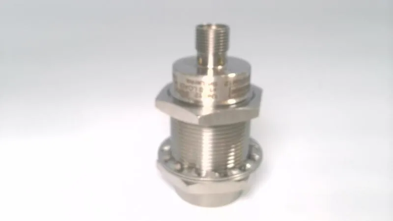 Schneider Electric XS930R4PAM12 — Proximity Sensors (image 2)