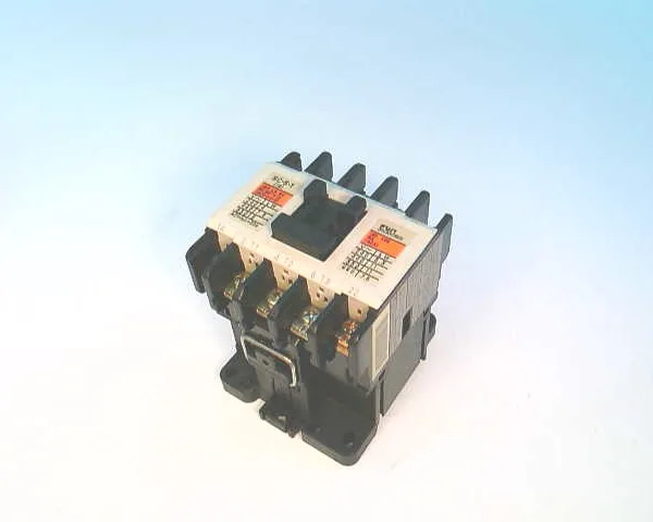 Fuji Electric SC-5-1-100/100/110V — Contactors (image 4)