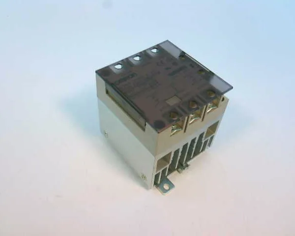 Omron G3PB-215B-2-VD DC12-24 — Solid State Relays (image 2)