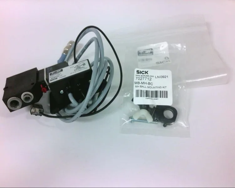 SICK E0001900A — Photoelectric Sensors (image 2)