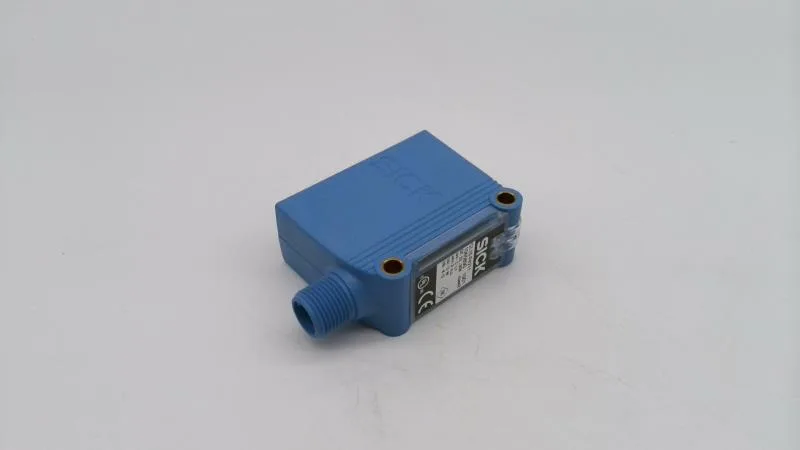 SICK GL10-P7211 — Photoelectric Sensors