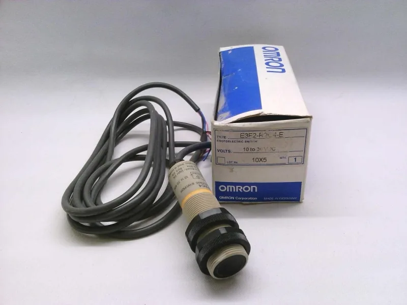 Omron E3F2-R2C4-E — Photoelectric Sensors
