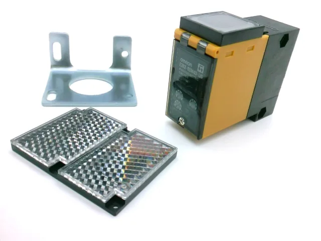 Omron E3B2-R5M4D-US-3 — Photoelectric Sensors