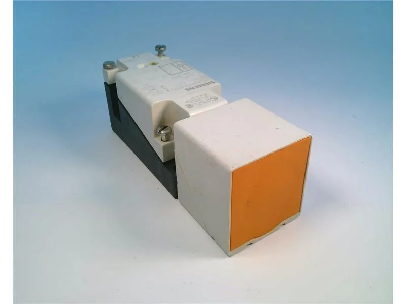 Siemens 3RG40416JB00 — Proximity Sensors (image 3)