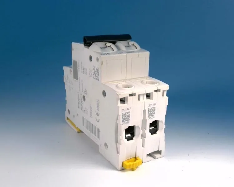 Schneider Electric A9F64216 (image 2)