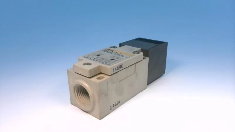 Omron E2Q-N15-F3 — Proximity Sensors (image 3)