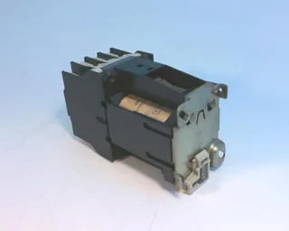 Schneider Electric LP1D3201BD — Contactors (image 2)