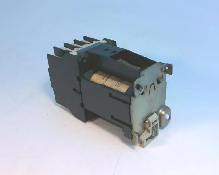 Schneider Electric LP1D3201BD — Contactors (image 2)