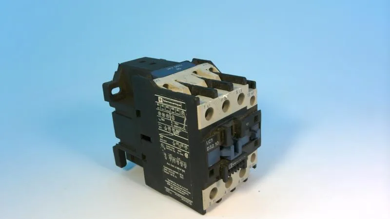 Schneider Electric LC1D3210B5 (image 2)