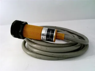 Omron E3F-3L — Photoelectric Sensors