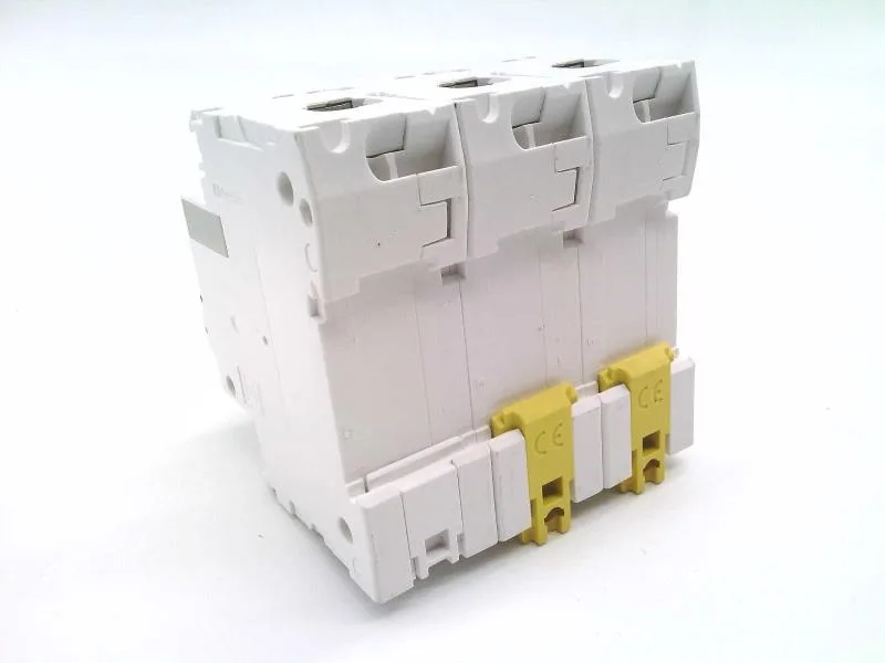 Schneider Electric A9N18467 (image 2)