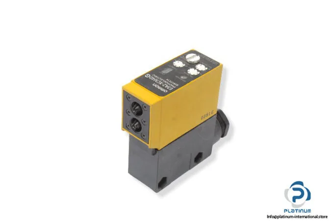 Omron E3A2-XCM4DG — Photoelectric Sensors (image 2)