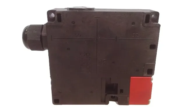 Omron D4NL-4EFG-B — Limit Switches (image 4)
