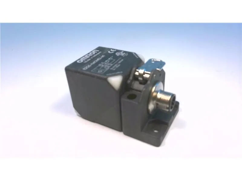 Omron E2Q5-N40ME3-M1 — Proximity Sensors