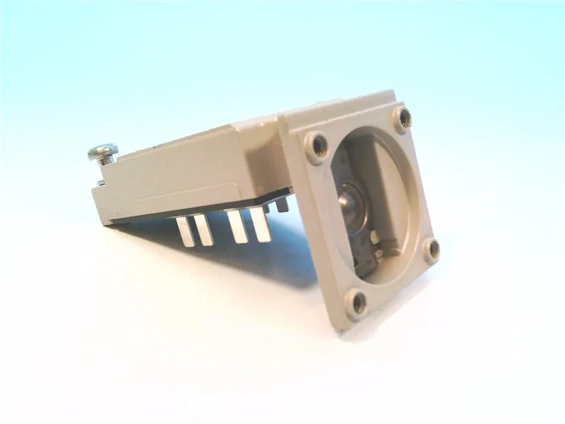 Omron D4A-0500 — Limit Switches (image 4)