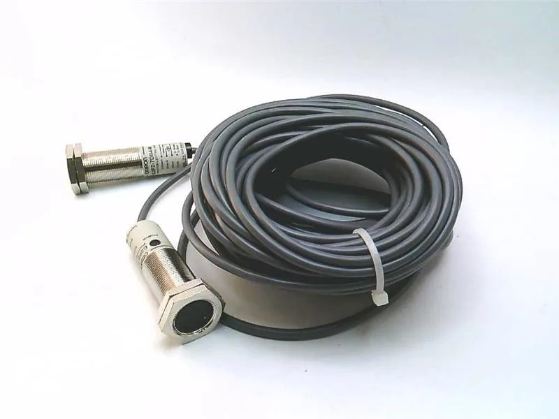 Omron E3F2-7B4-M-8M — Photoelectric Sensors