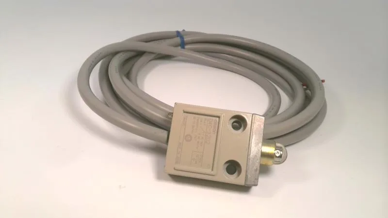 Omron D4C-3202 — Limit Switches (image 5)