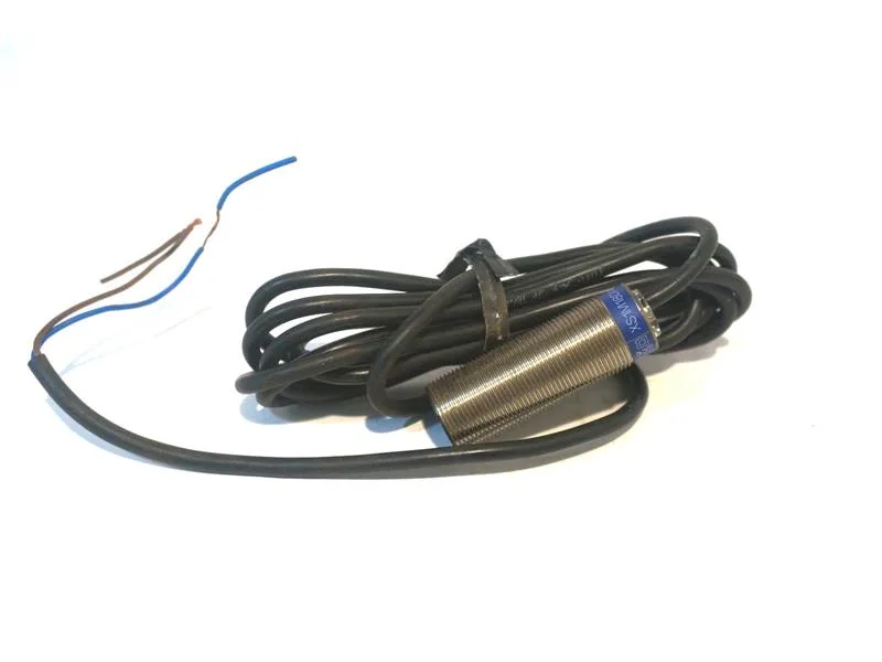 Schneider Electric XS1M18DA210 — Proximity Sensors (image 2)