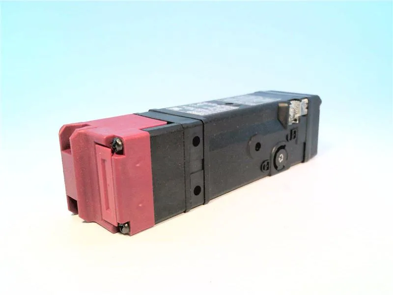 Omron D4SL-N4NFG-DN — Limit Switches (image 2)