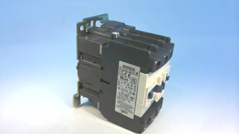 Schneider Electric LC1D40K7 (image 3)