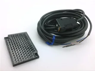 Omron E3S-AR81 — Photoelectric Sensors