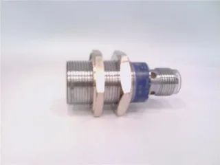 Schneider Electric XS1N18PA340D — Proximity Sensors