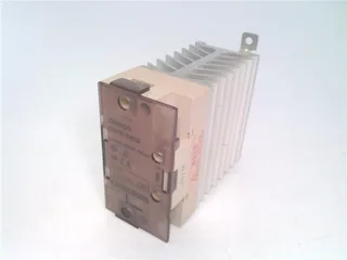 Omron G3PE-545B 12-24VDC — Solid State Relays (image 2)