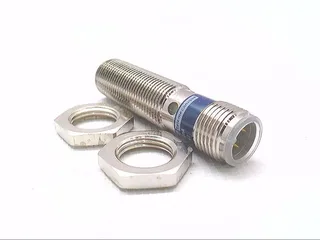Schneider Electric XS112B3PAM12 — Proximity Sensors (image 3)