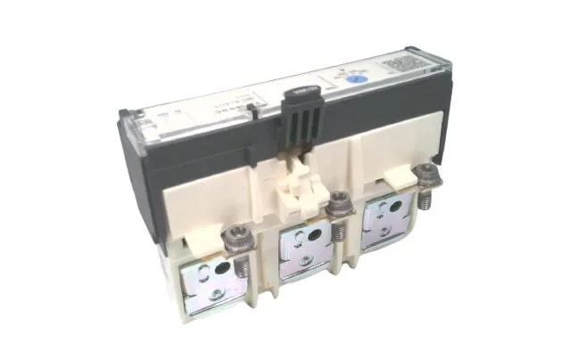 Schneider Electric LV438135 (image 4)